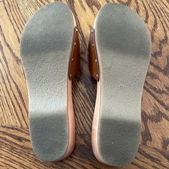 Designer Inspired Horsebit Clogs - size 39 fits an 8 - Picture 3 of 5